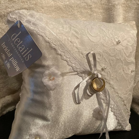 BEAUTIFUL RING BEAR PILLOW ON THAT SPECIAL DAY NEW - Picture 2 of 5